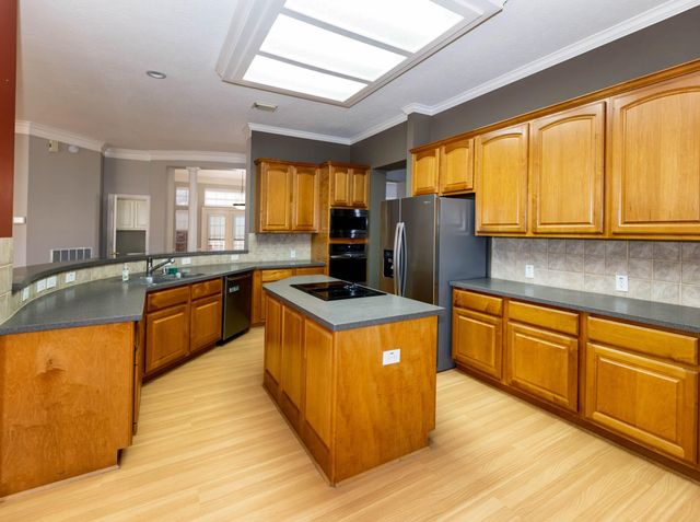 2435 Thorndon Park Court, League City, TX 77573