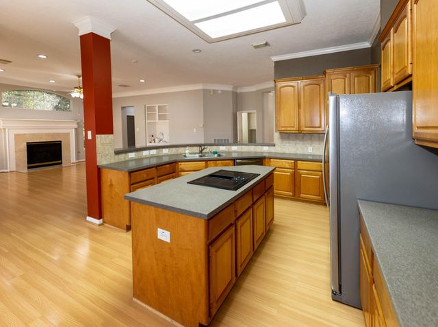 2435 Thorndon Park Court, League City, TX 77573