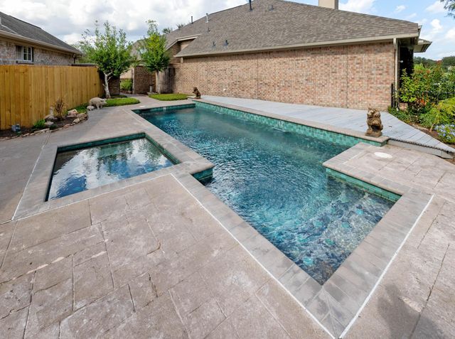 2435 Thorndon Park Court, League City, TX 77573