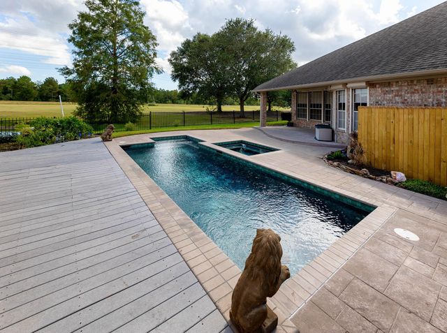 2435 Thorndon Park Court, League City, TX 77573