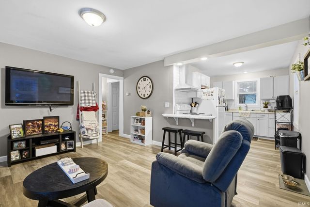 2202 ravenswood Drive, Evansville, IN 47714