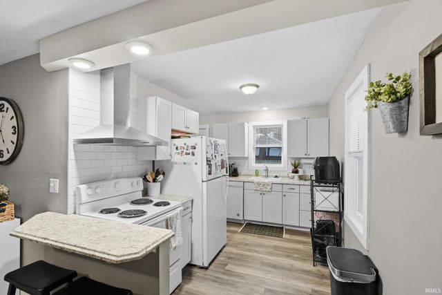 2202 ravenswood Drive, Evansville, IN 47714