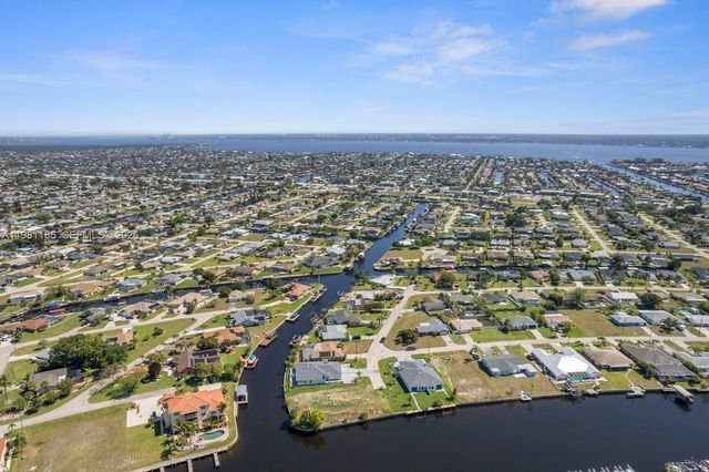 1107 SE 38 Street, Cape Coral, FL 33904