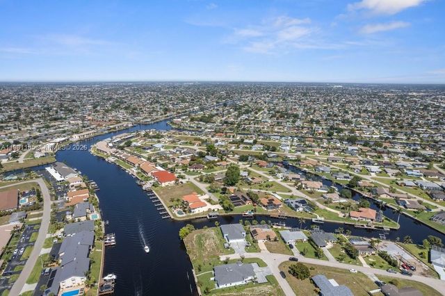 1107 SE 38 Street, Cape Coral, FL 33904