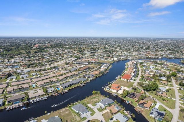 1107 SE 38 Street, Cape Coral, FL 33904