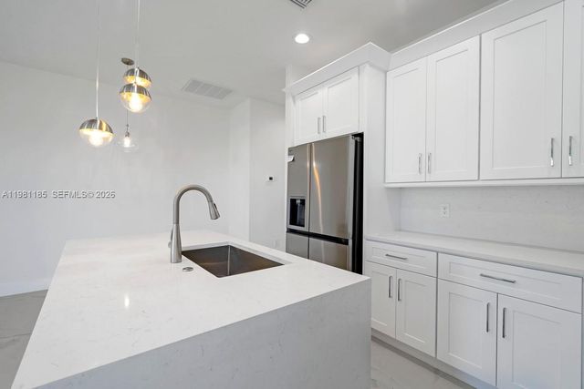 1107 SE 38 Street, Cape Coral, FL 33904