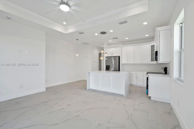 1107 SE 38 Street, Cape Coral, FL 33904