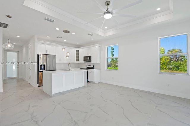 1107 SE 38 Street, Cape Coral, FL 33904
