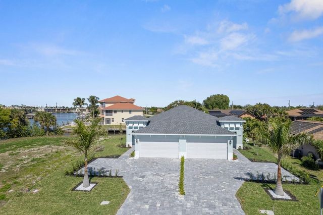 1107 SE 38 Street, Cape Coral, FL 33904