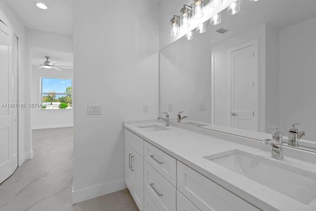 1107 SE 38 Street, Cape Coral, FL 33904
