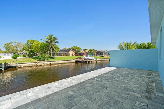 1107 SE 38 Street, Cape Coral, FL 33904