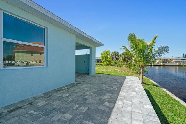 1107 SE 38 Street, Cape Coral, FL 33904