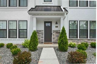 8933 Eager Road, St Louis, MO 63144