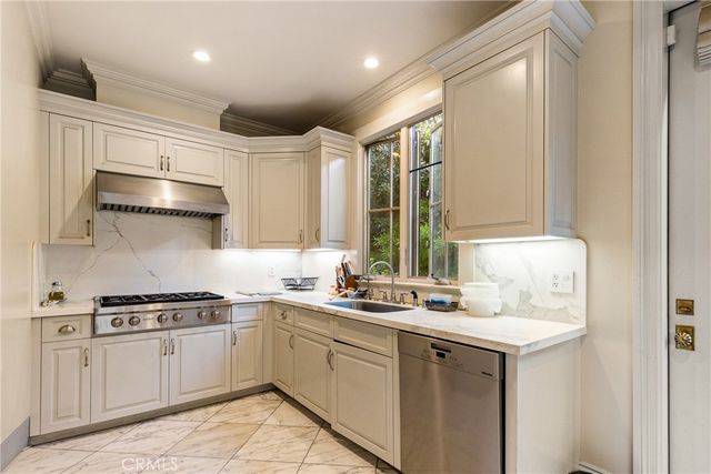 1128 S 6th Avenue, Arcadia, CA 91006