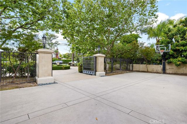 1128 S 6th Avenue, Arcadia, CA 91006