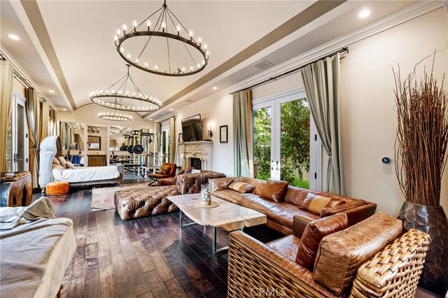 1128 S 6th Avenue, Arcadia, CA 91006