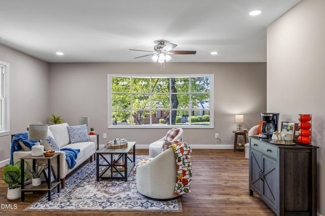 1602 Broadway Drive, Graham, NC 27253