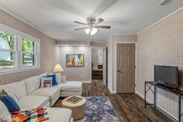 1602 Broadway Drive, Graham, NC 27253