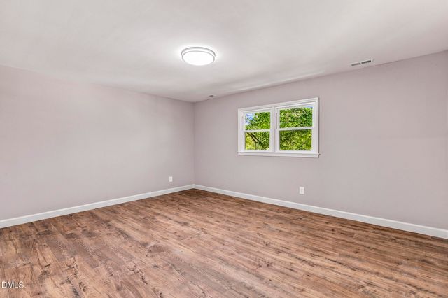 1602 Broadway Drive, Graham, NC 27253