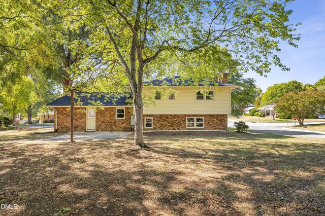 1602 Broadway Drive, Graham, NC 27253