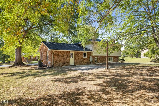 1602 Broadway Drive, Graham, NC 27253
