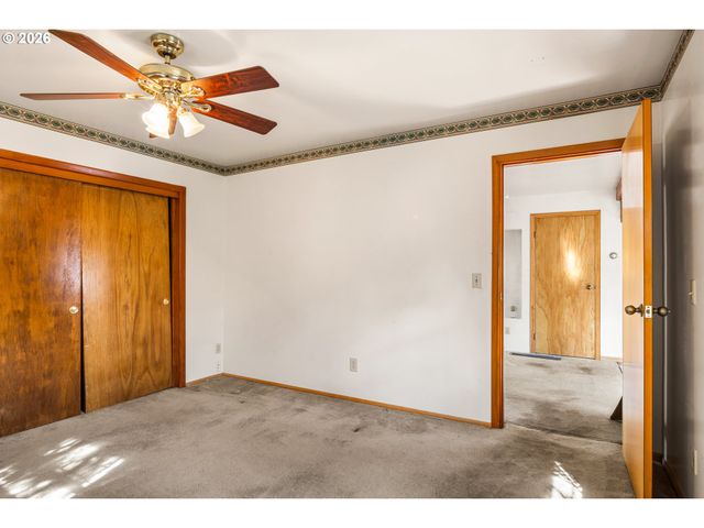 1615 VAN BUREN St, Oregon City, OR 97045