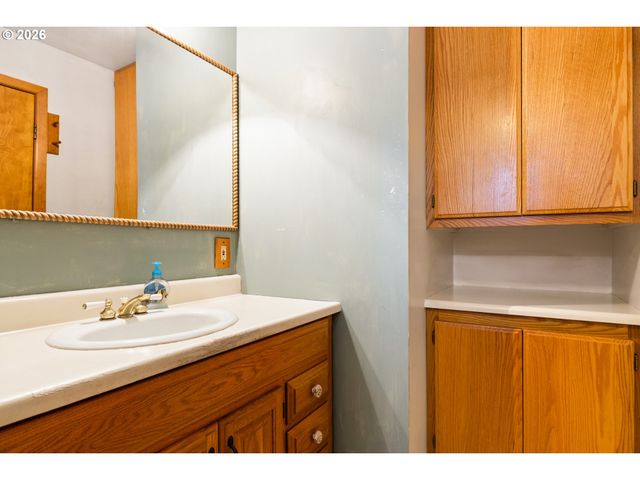 1615 VAN BUREN St, Oregon City, OR 97045