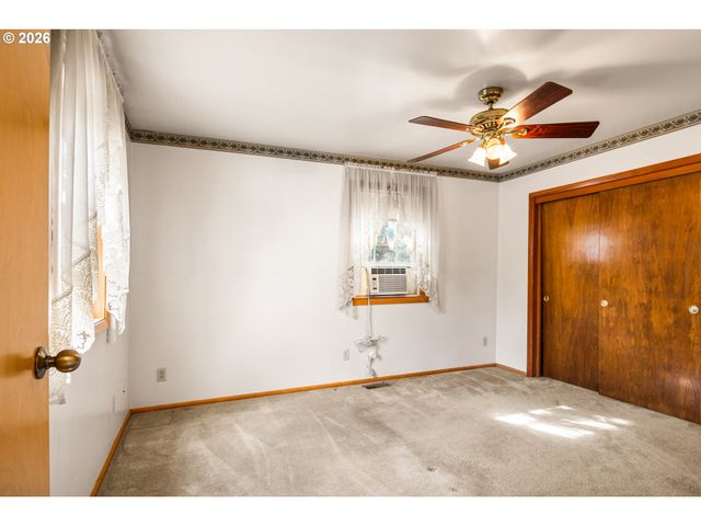 1615 VAN BUREN St, Oregon City, OR 97045