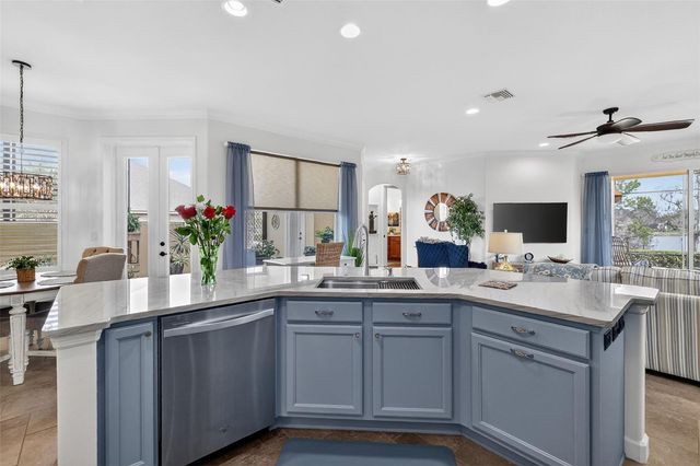 8124 BRIDGEPORT BAY CIRCLE, Mount Dora, FL 32757