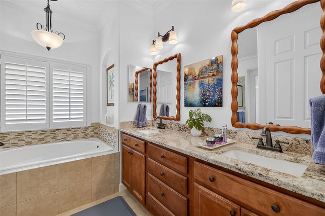 8124 BRIDGEPORT BAY CIRCLE, Mount Dora, FL 32757