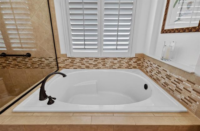 8124 BRIDGEPORT BAY CIRCLE, Mount Dora, FL 32757