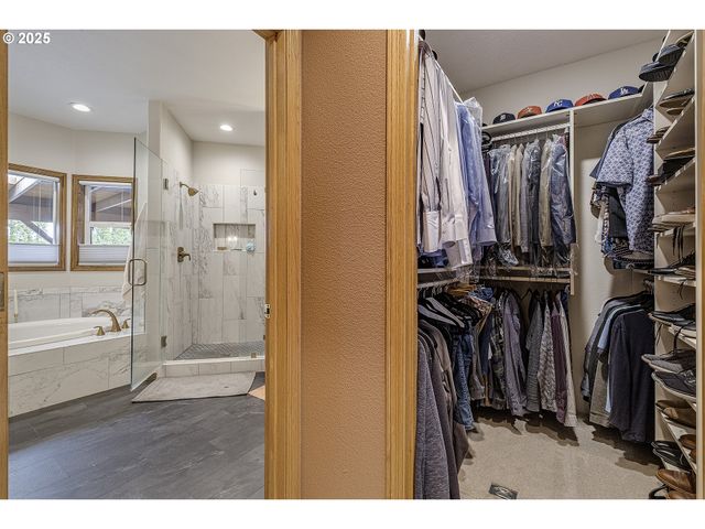 610 Ne SUNDANCE Ct, Hillsboro, OR 97124