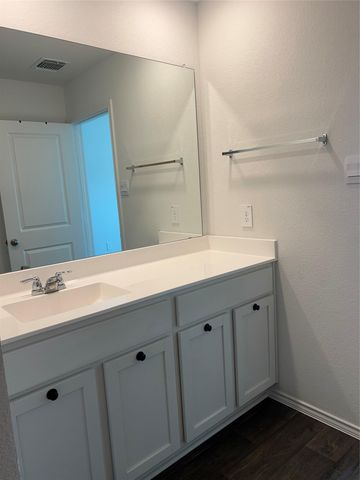 224 Schuenemann WAY, Uhland, TX 78640