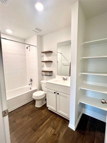 224 Schuenemann WAY, Uhland, TX 78640