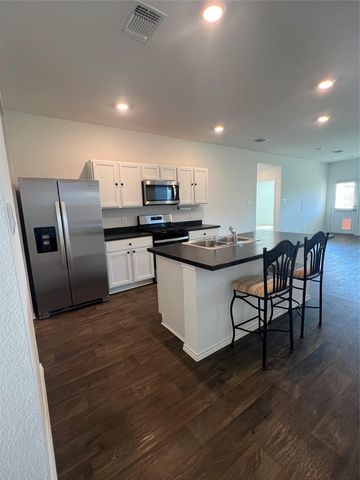 224 Schuenemann WAY, Uhland, TX 78640