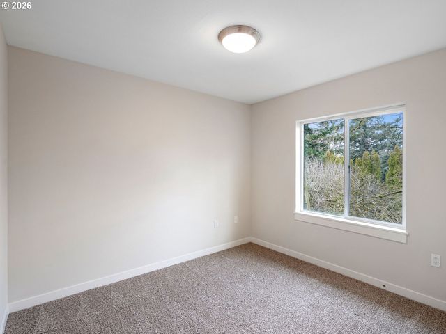 10845 E BURNSIDE St, Portland, OR 97216