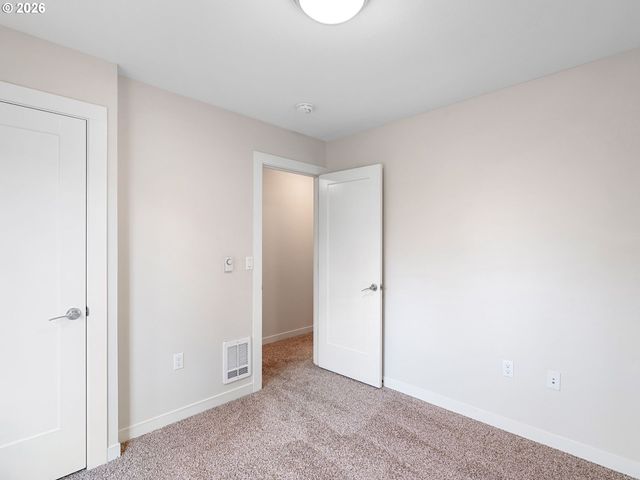 10845 E BURNSIDE St, Portland, OR 97216