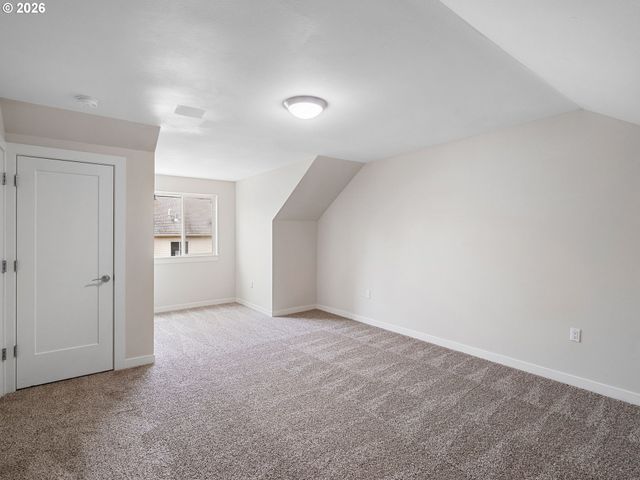 10845 E BURNSIDE St, Portland, OR 97216