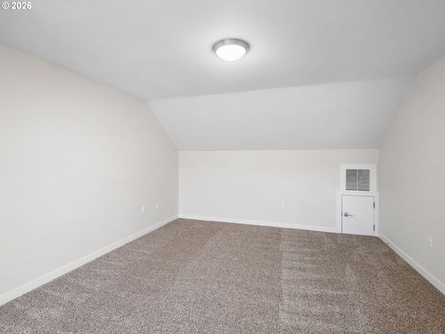 10845 E BURNSIDE St, Portland, OR 97216