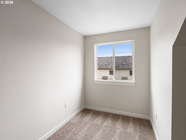 10845 E BURNSIDE St, Portland, OR 97216