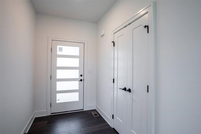 537 SE Walnut Woods Drive, West Des Moines, IA 50265
