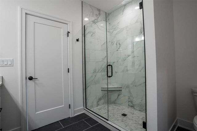537 SE Walnut Woods Drive, West Des Moines, IA 50265