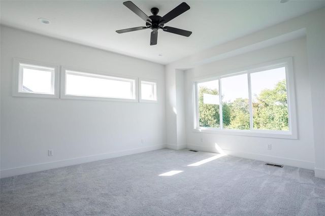 537 SE Walnut Woods Drive, West Des Moines, IA 50265