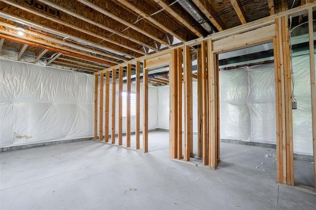 537 SE Walnut Woods Drive, West Des Moines, IA 50265