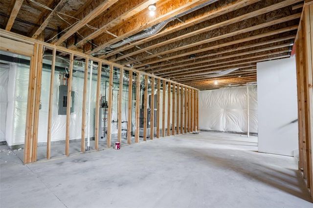 537 SE Walnut Woods Drive, West Des Moines, IA 50265