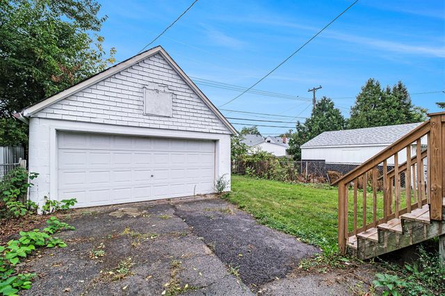 23739 Cayuga Avenue, Hazel Park, MI 48030