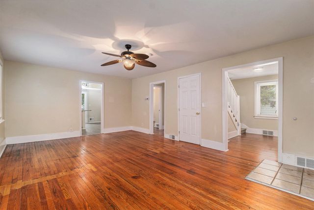 23739 Cayuga Avenue, Hazel Park, MI 48030