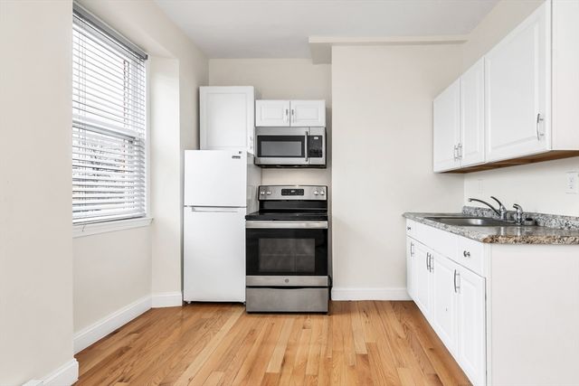 193 Appleton 4, Lowell, MA 01852