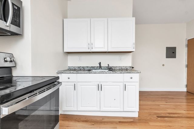 193 Appleton 4, Lowell, MA 01852