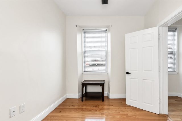 193 Appleton 4, Lowell, MA 01852